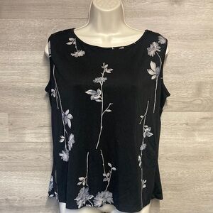 Black tank with flowers size M